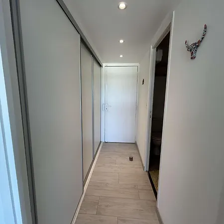 Апартаменты Appt Climatise Port Camargue Pc020-238
